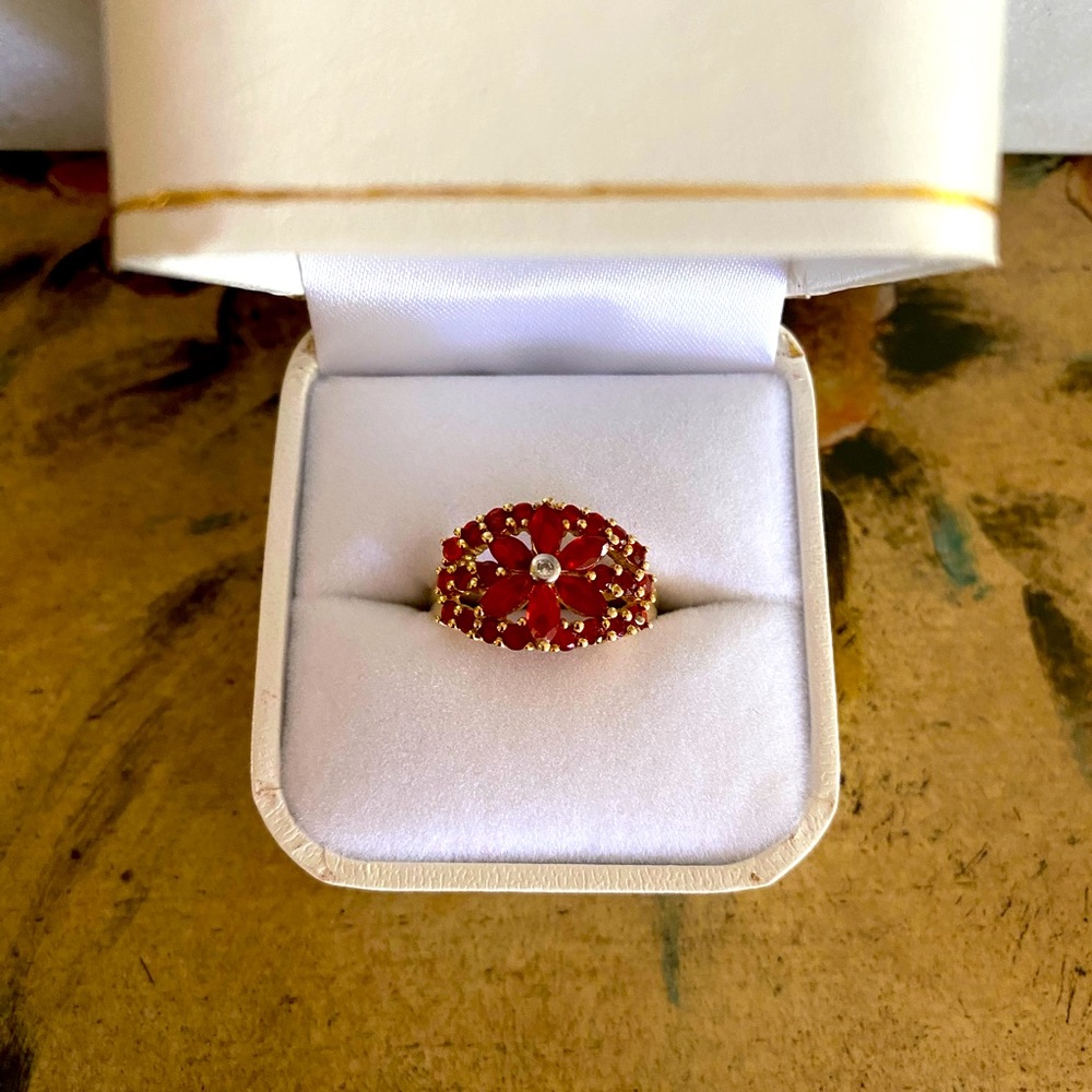 10k Gold Garnet Diamond Flower Cluster Ring